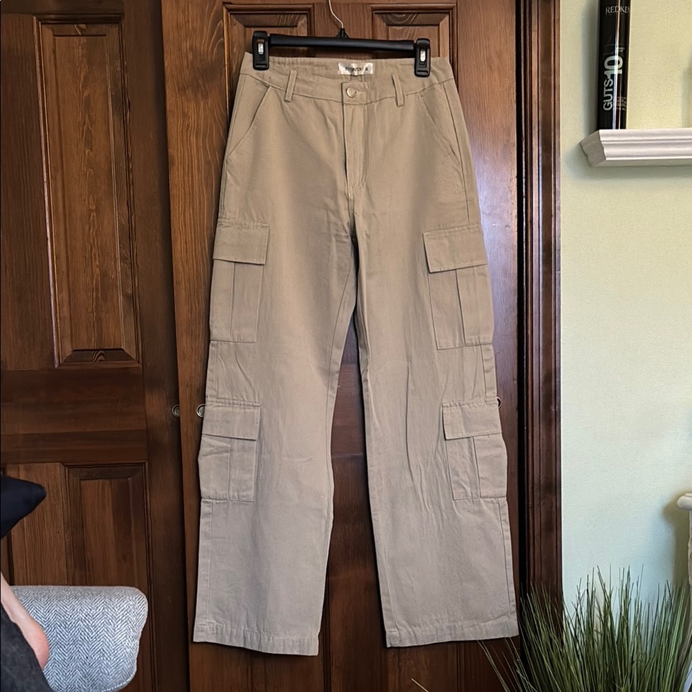 Woman’s Tan Cargo Pants